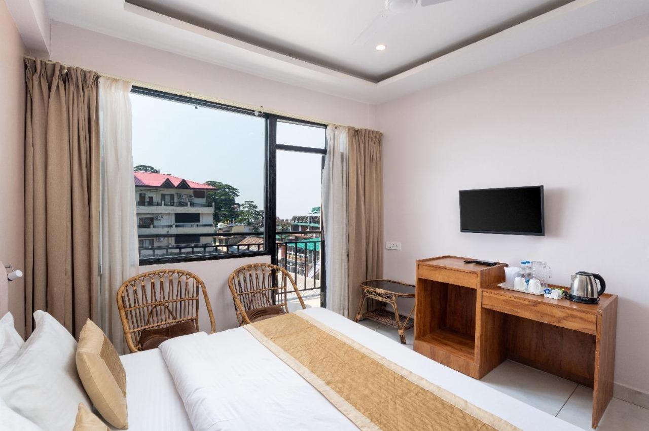 Him view Height Hotel Dharamshala Buitenkant foto